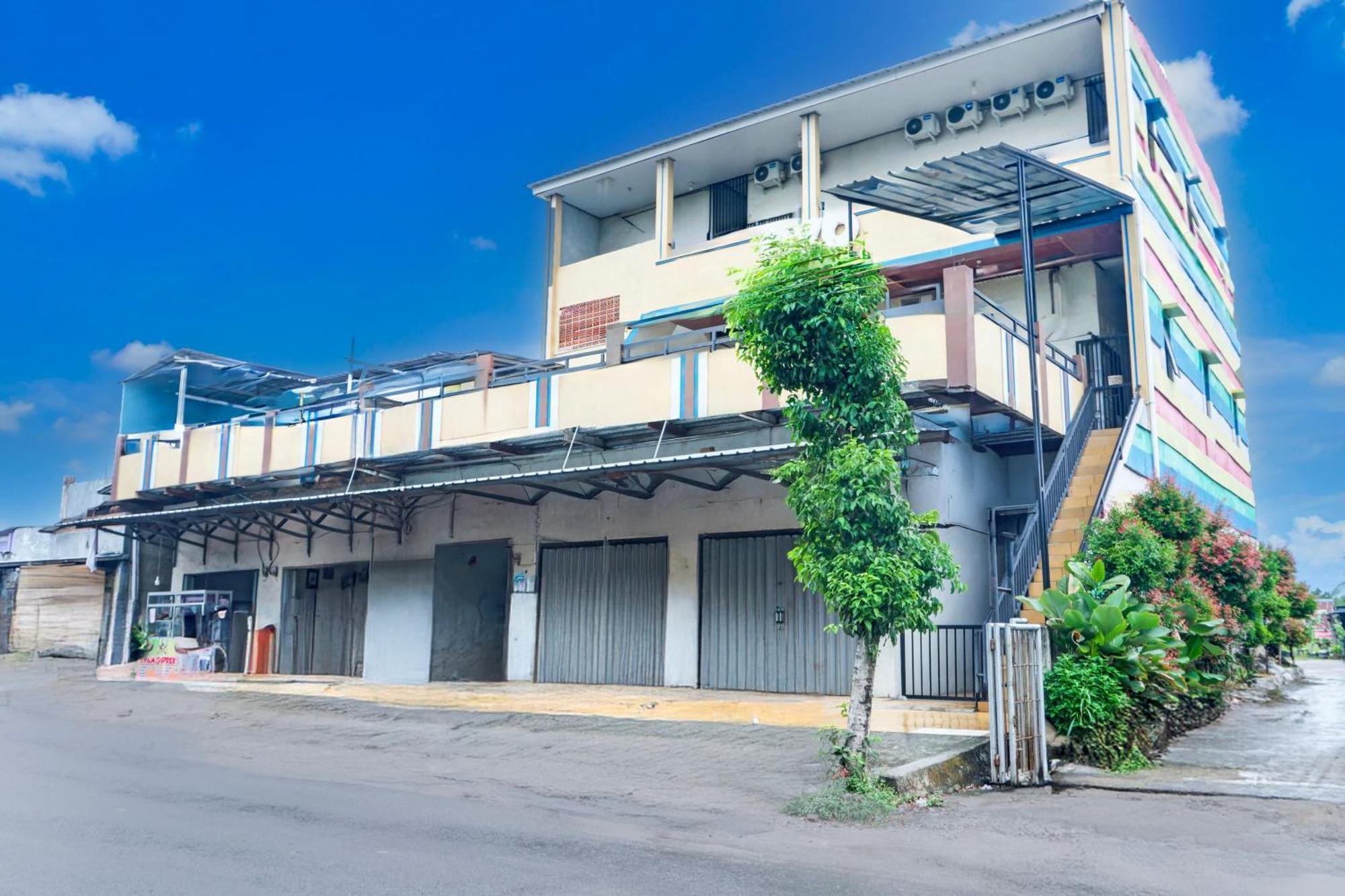 Hotel O Sukarame Near Universitas Islam Negeri Raden Intan Lampun Formerly Hotel Wisma Tri Handayani バンダールランプン エクステリア 写真